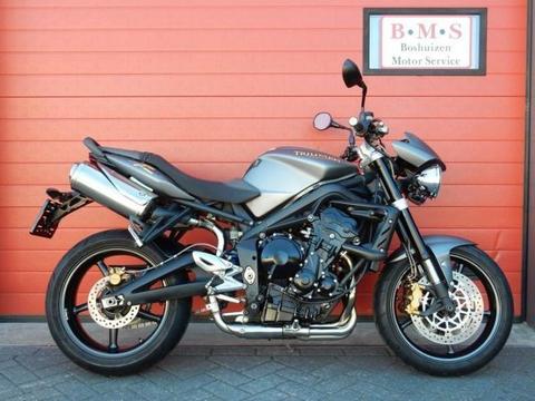 TRIUMPH STREET TRIPLE R (bj 2009)