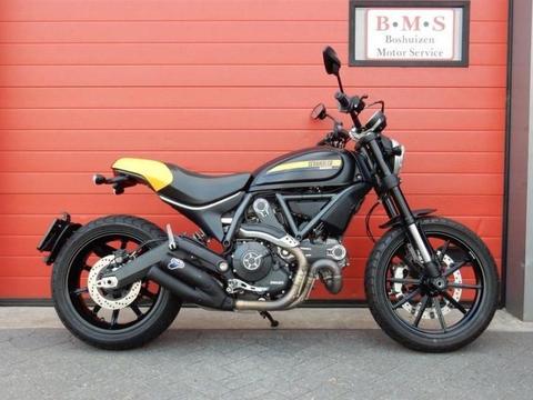 DUCATI SCRAMBLER FULL THROTTLE (bj 2015)