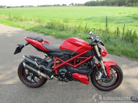 Ducati Streetfighter 848 Streetfigter 2015-04 3.000km!
