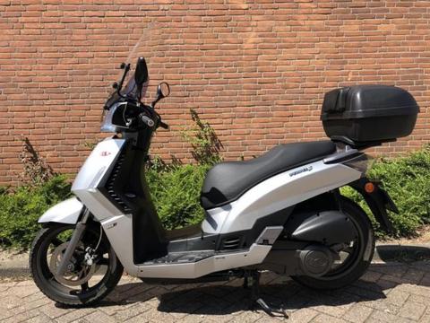 Kymco People `s 300 cc motor scooter