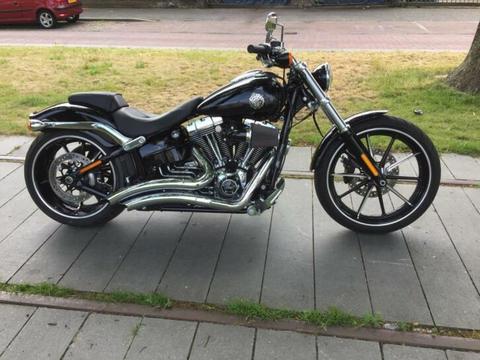 Harley Breakout 2015 2700 km