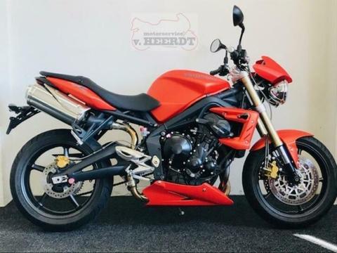 TRIUMPH STREET TRIPLE (bj 2010) 675