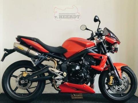 TRIUMPH STREET TRIPLE 675 (bj 2010) ARROW ZEER NETTE STAAT